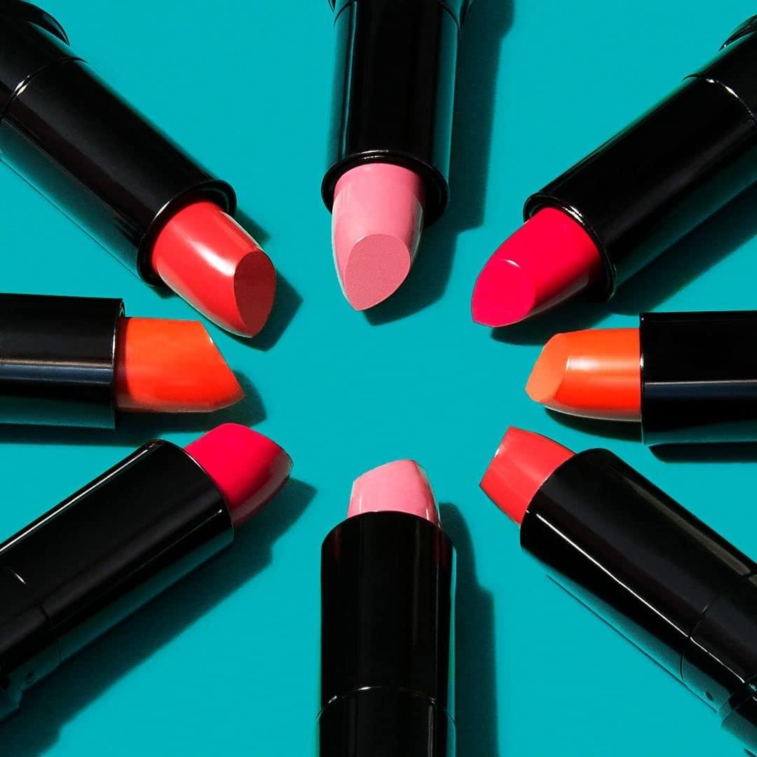wet n wild Silk Finish Lipstick, Hydrating Rich Buildable Lip Color, Formulated with Vitamins A,E, & Macadamia for Ultimate Hydration, Cruelty-Free & Vegan – Hot Red(Pink Ice)