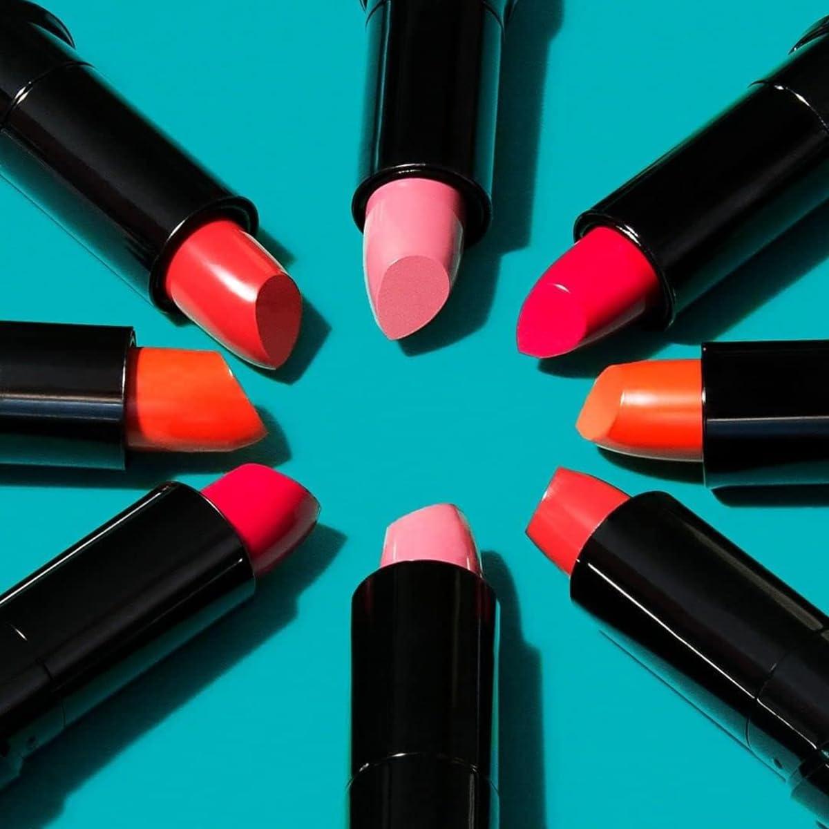 wet n wild Silk Finish Lipstick, Hydrating Rich Buildable Lip Color, Formulated with Vitamins A,E, & Macadamia for Ultimate Hydration, Cruelty-Free & Vegan – Hot Red(Honolulu Is Calling)
