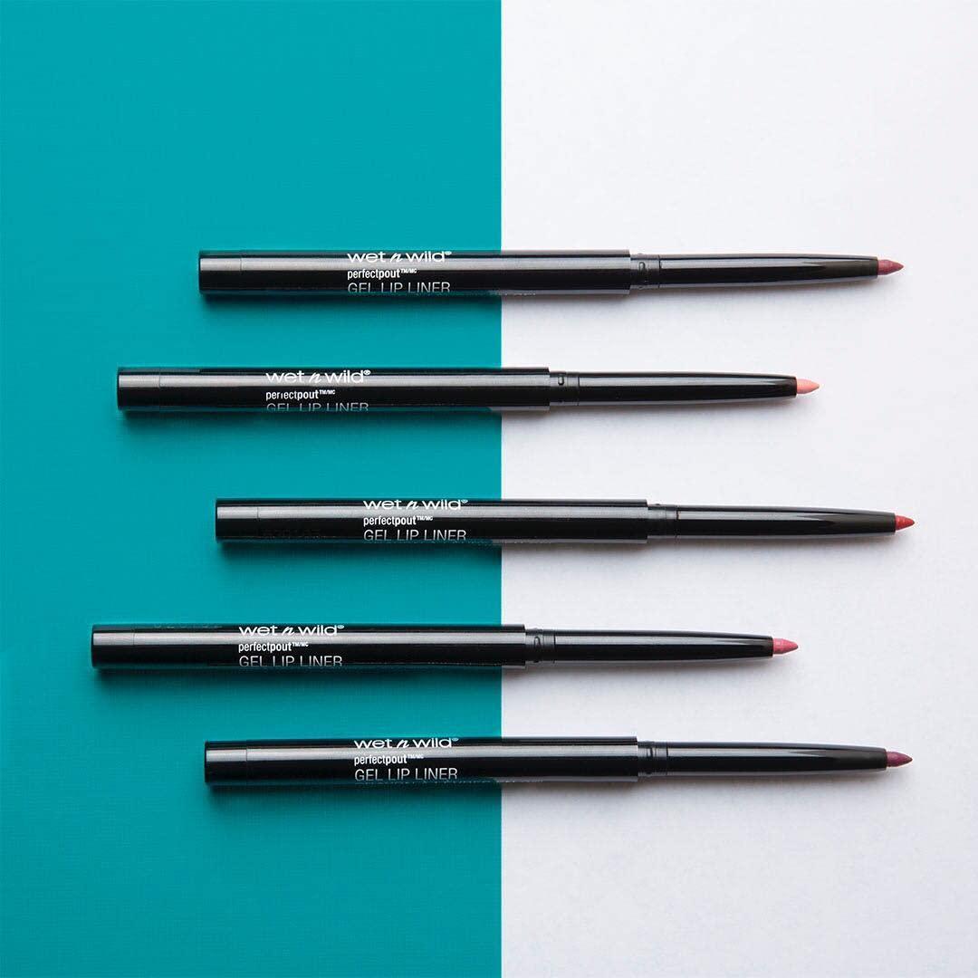 wet n wild Perfect Pout Matte Retractable Gel Lip Liner Pencil, Rich Creamy Long Lasting Color, Well-Defined and Flawless Application, Vegan & Cruelty-Free – Purple Lay Down the Mauves(Red The Scene)
