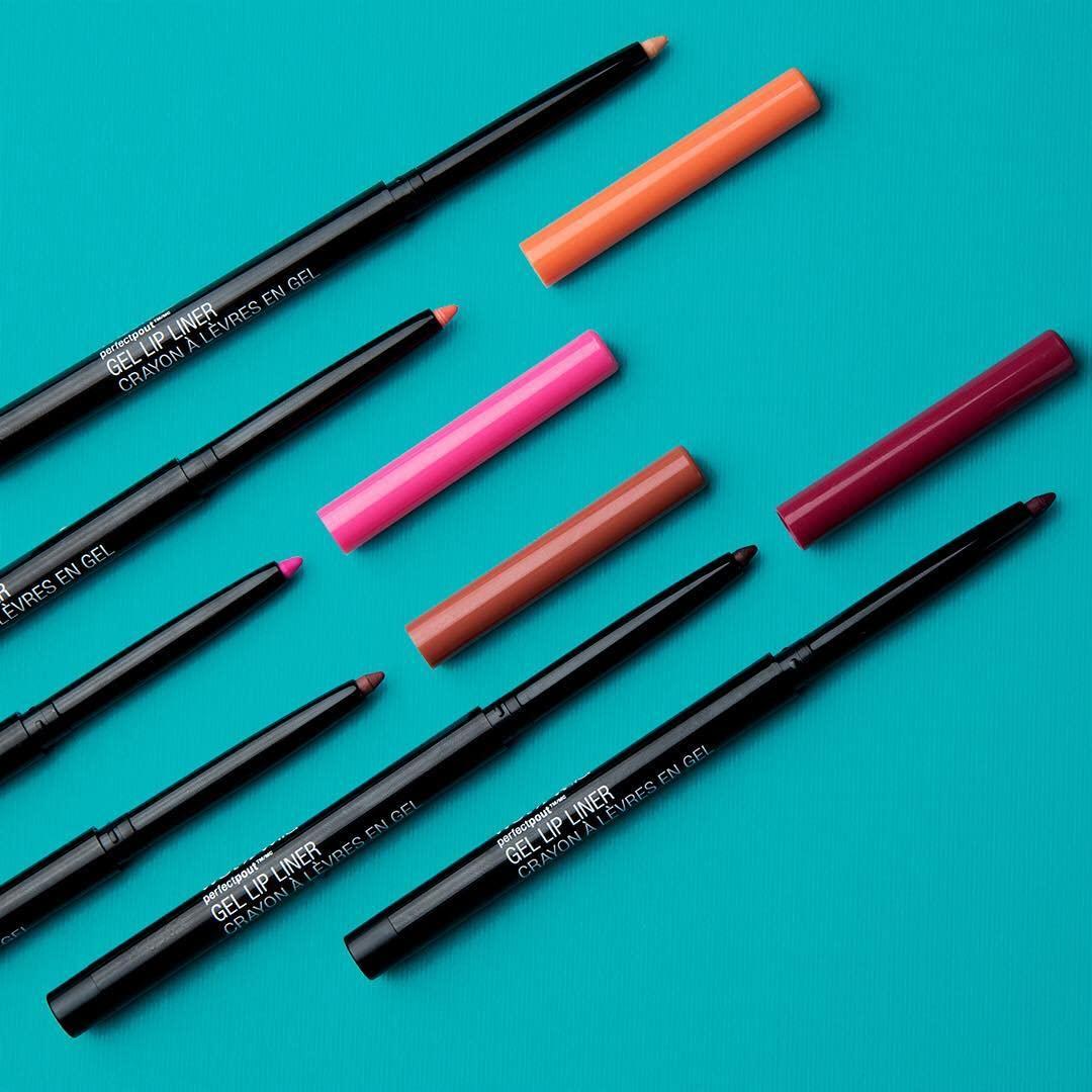 wet n wild Perfect Pout Matte Retractable Gel Lip Liner Pencil, Rich Creamy Long Lasting Color, Well-Defined and Flawless Application, Vegan & Cruelty-Free – Purple Lay Down the Mauves(Red The Scene)