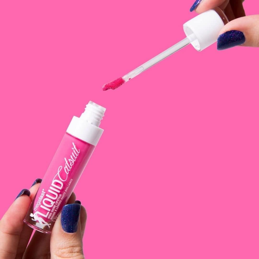 wet n wild Megalast Catsuit Matte Liquid Lipstick, Red Give Me Mocha | Lip Color Makeup | Moisturizing | Creamy | Smudge Proof(Taffy Tantrum)
