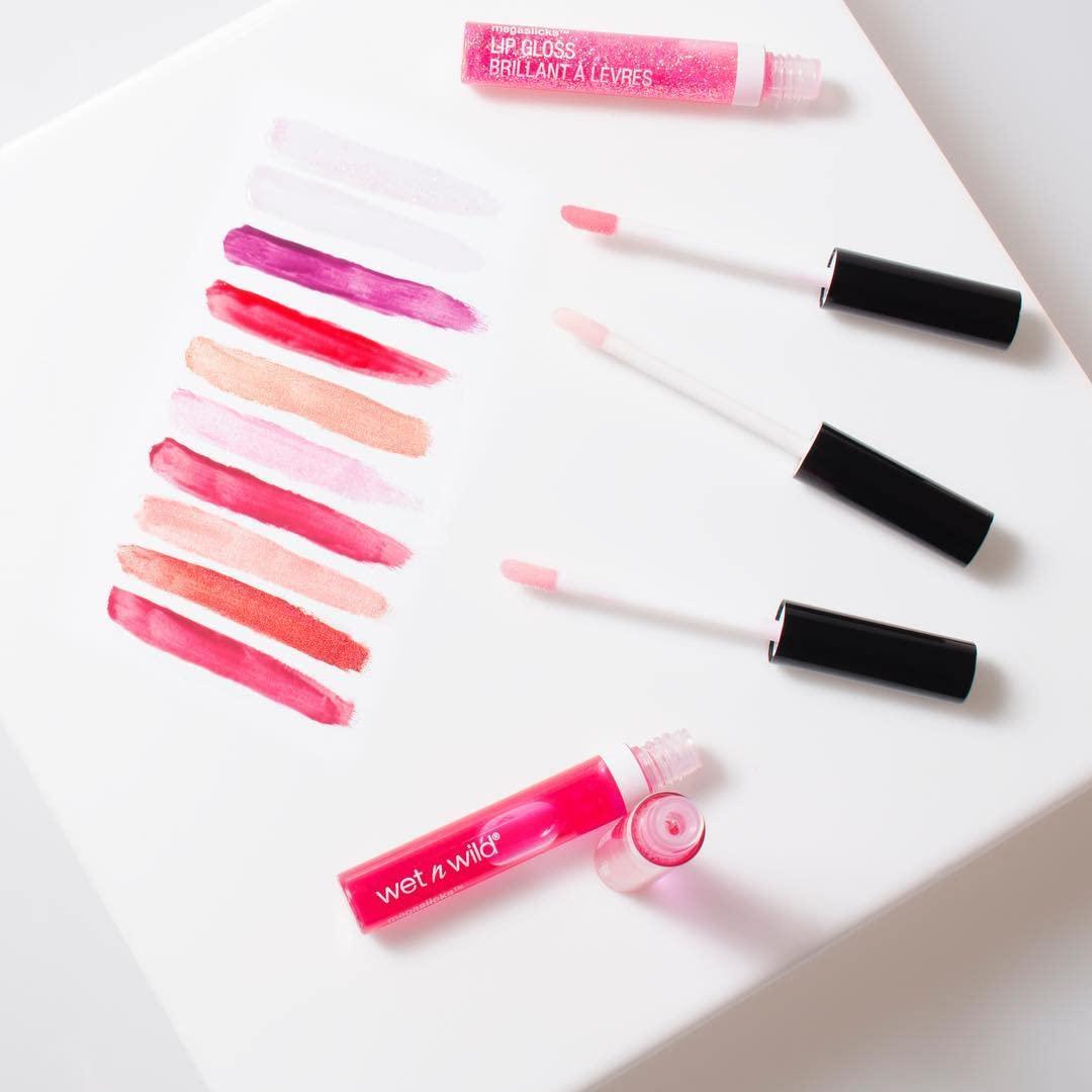 wet n wild MegaSlicks Lip Gloss, Ultra-Glossy, Vitamin-E Enriched, Ultra-Gloss High Shine Moisturizing, Cruelty-Free & Vegan – Berried Treasure(Carded)(Red Cherish)