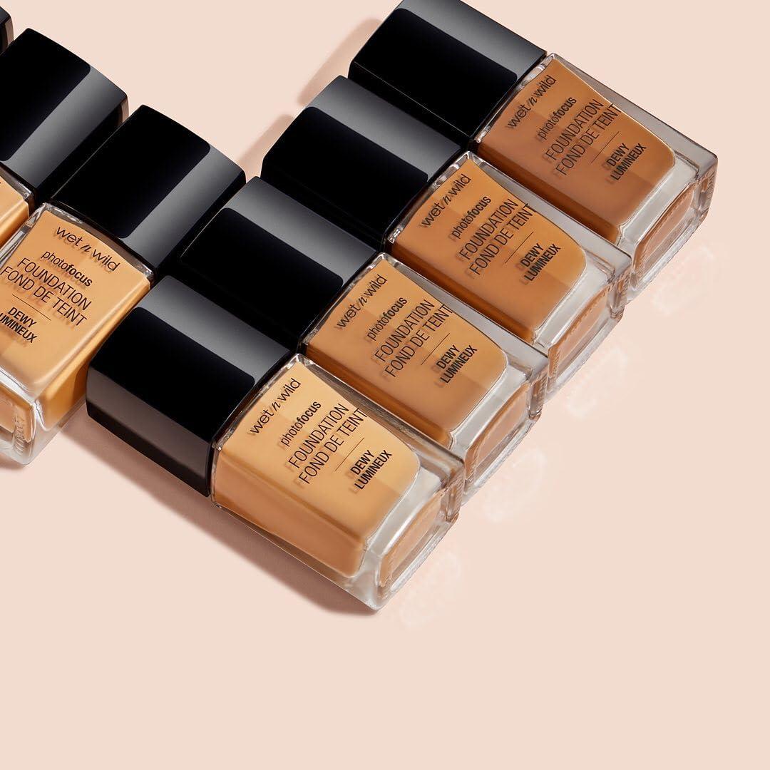 wet n wild Photo Focus Dewy Liquid Foundation Makeup, Soft Beige (Packaging May vary)(Soft Beige)