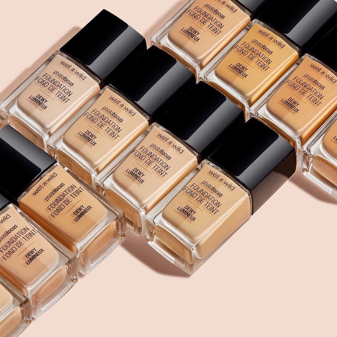 wet n wild Photo Focus Dewy Liquid Foundation Makeup, Soft Beige (Packaging May vary)(Golden Beige)