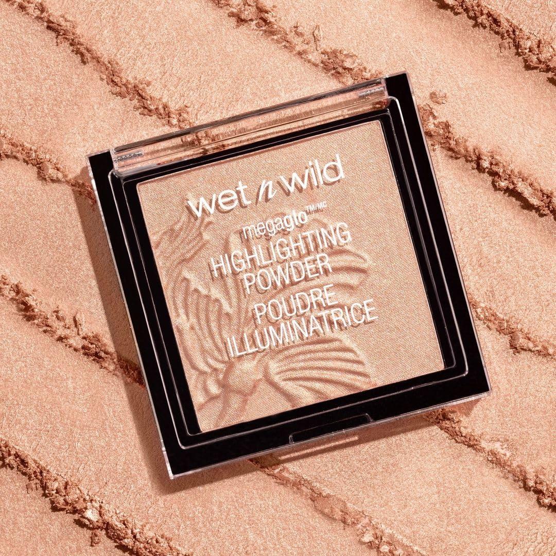 wet n wild MegaGlo Highlighting Powder Warm Gold Golden Flower Crown(Golden Flower Crown)