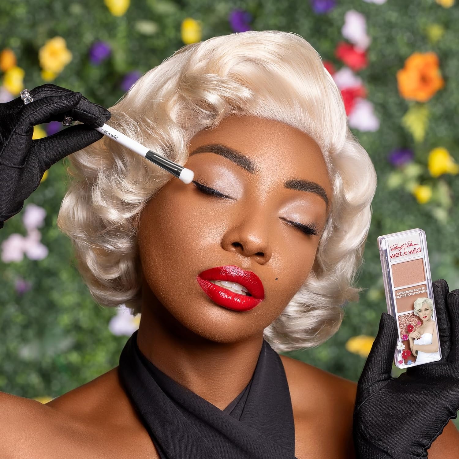 wet n wild Marilyn Monroe Collection Icon Eyeshadow & Brush Set, Buildable & Blendable Multifunctional Seamless Application, Cruelty-Free & Vegan Feathery Soft Bristles