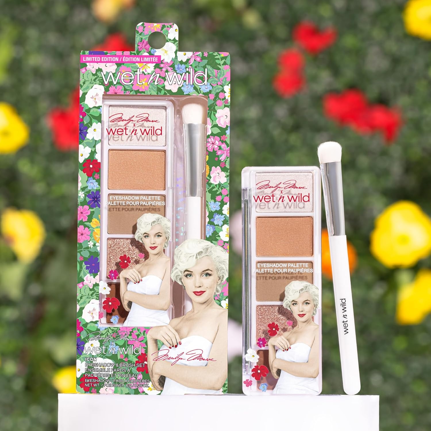 wet n wild Marilyn Monroe Collection Icon Eyeshadow & Brush Set, Buildable & Blendable Multifunctional Seamless Application, Cruelty-Free & Vegan Feathery Soft Bristles